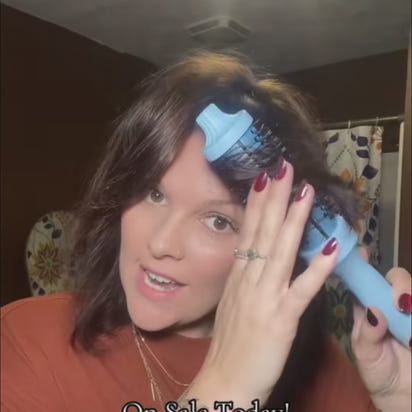 Salon-Quality Thermal Styling BrushTM